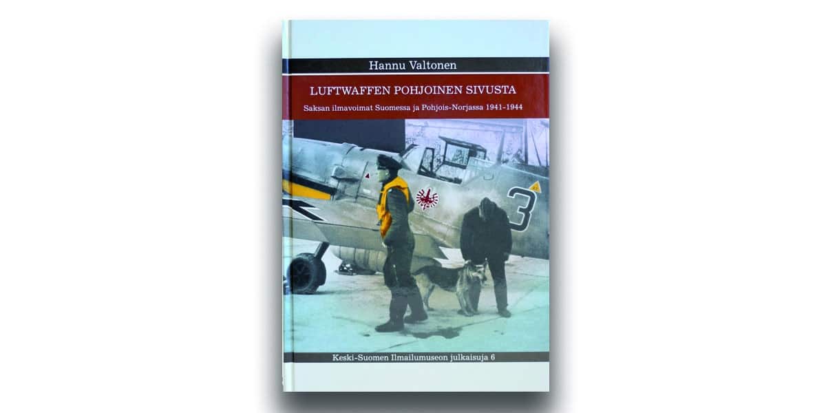 Luftwaffen pohjoinen sivusta -kirjan kansikuva. Saksalainen lentokone, jonka edessä seisovat lentäjä ja mekaanikko.